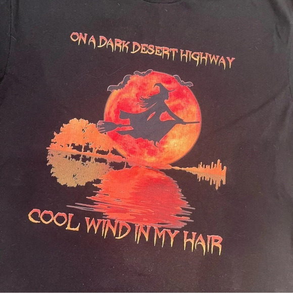On a Dark Desert Highway Cool Wind in My Hair Witch T Shirt Large - Picture 2 of 6